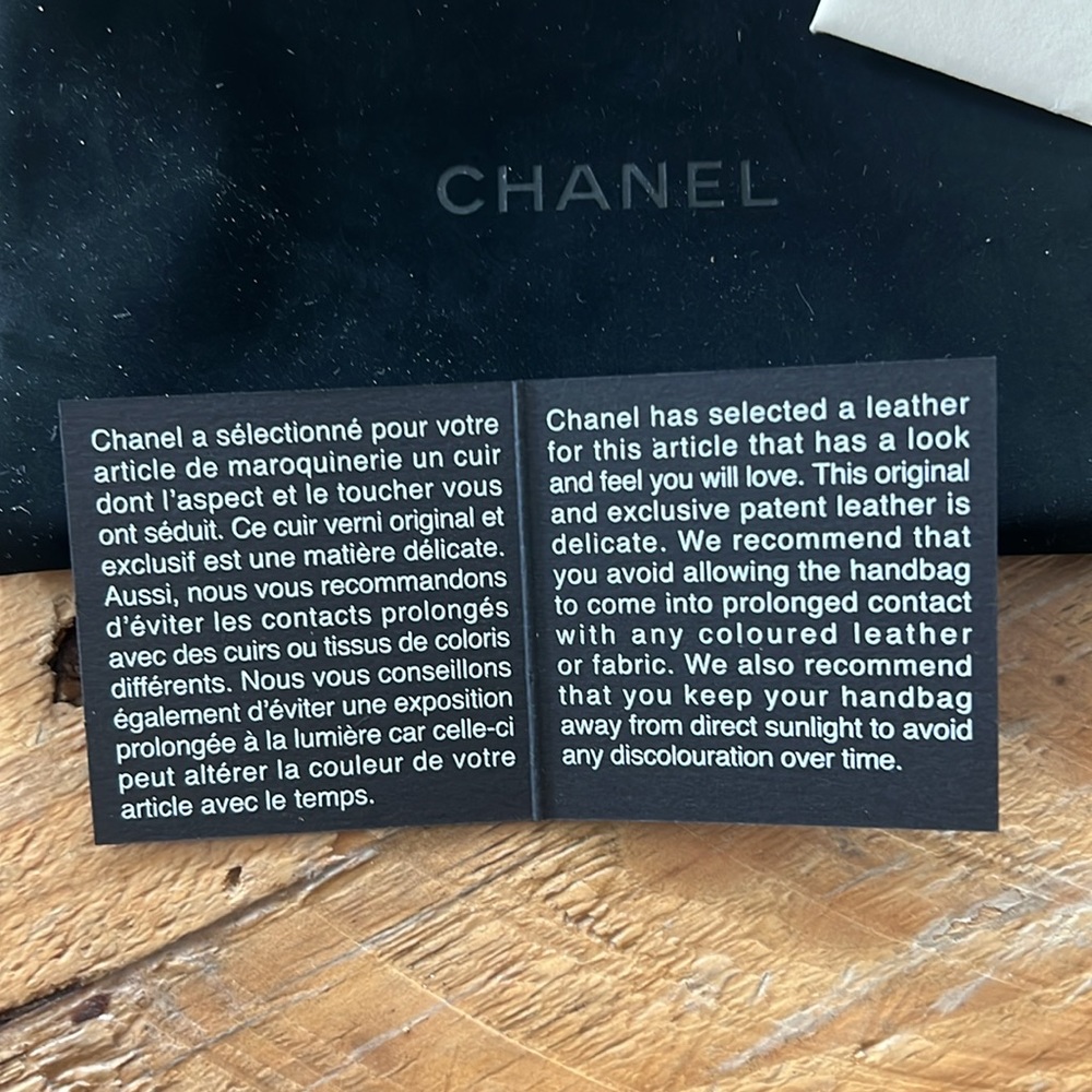 Authentic CHANEL card holder with original box, pouch and cards - Picture 7 of 13